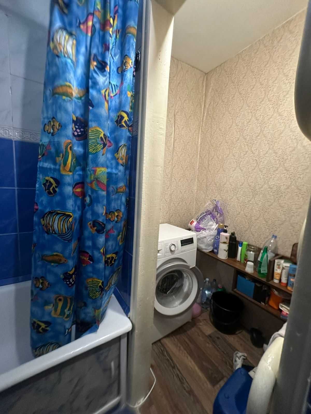 Продам 4х комн. квартиру переделанную в 3х на 3 микрорайоне в 9 доме.