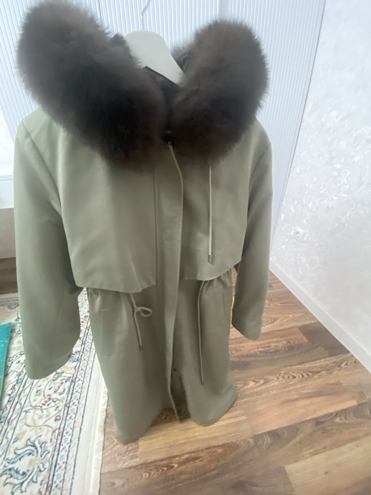 Продам парку фисташковый цвет