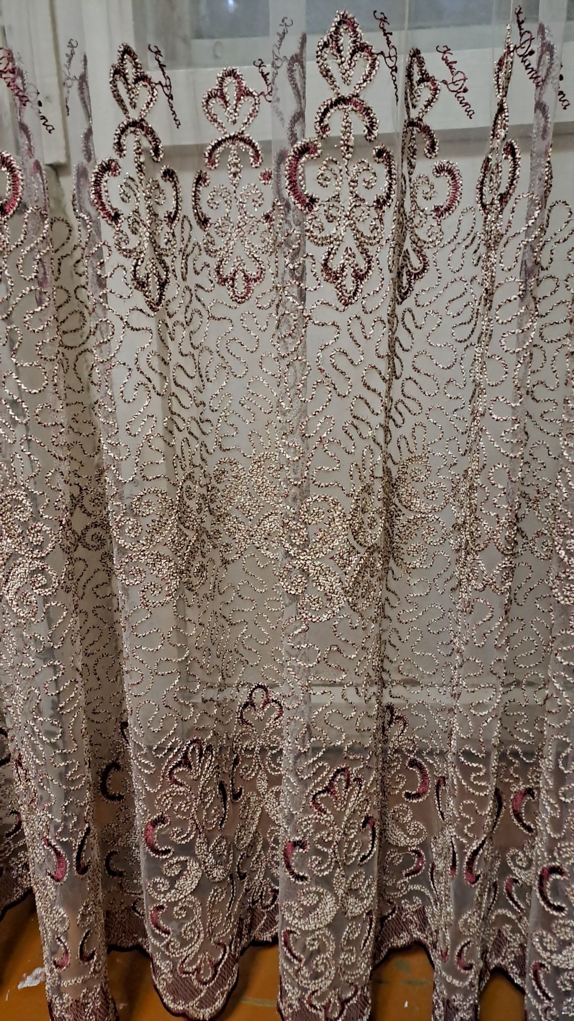 Шторы и тюли. для зала в комплекте.Цена за штуку..Договарн.