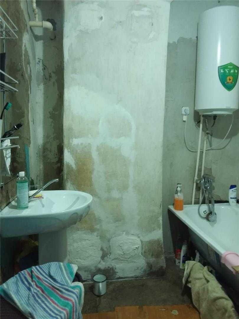 Продаю 4 комнатный дом в Пришахтинске, район школы №18.