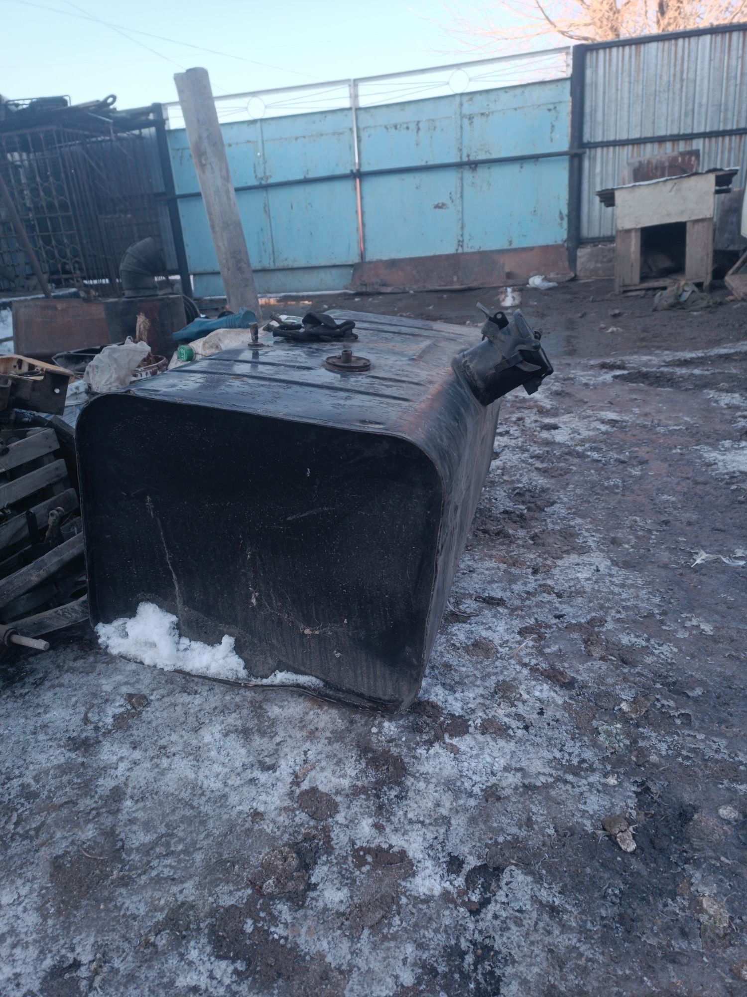 Насос подъёмники бак от КАМАЗа