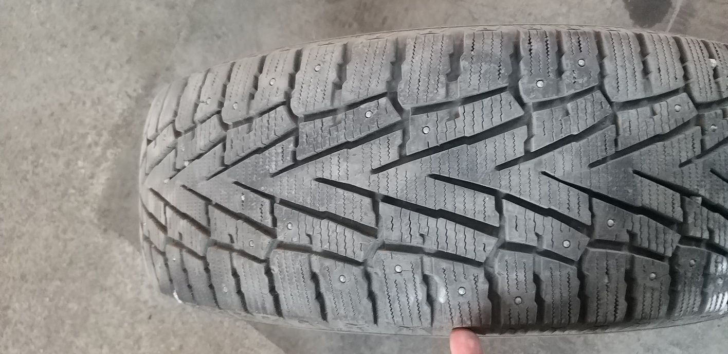 Зимние шипованные шины 265/65 r17