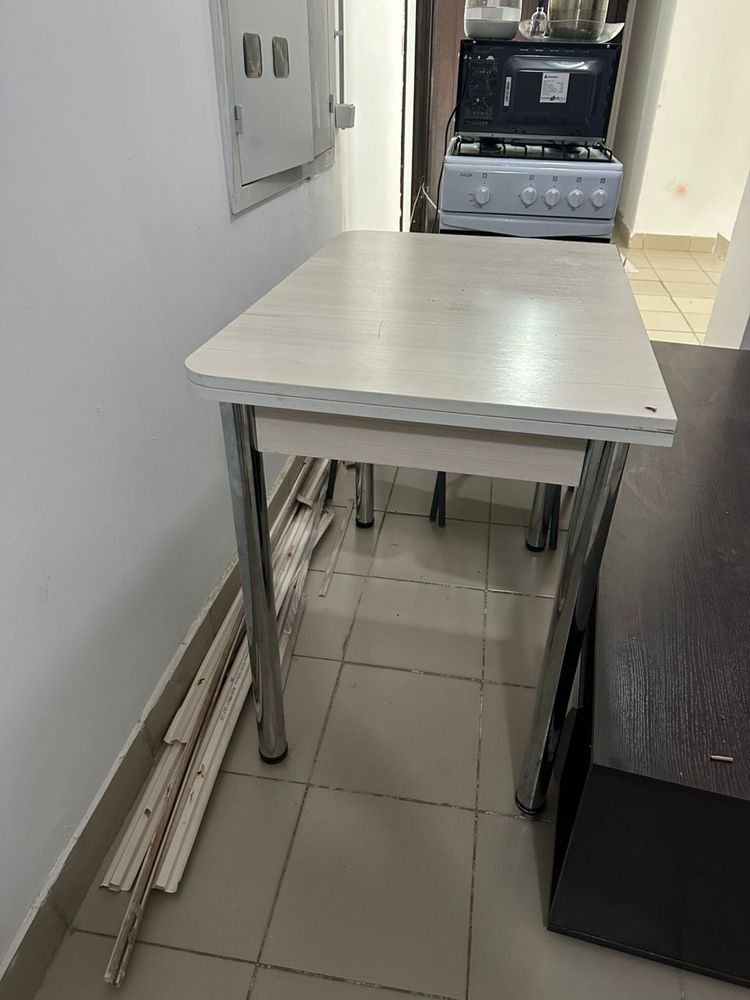 Стол раскладной со стульями