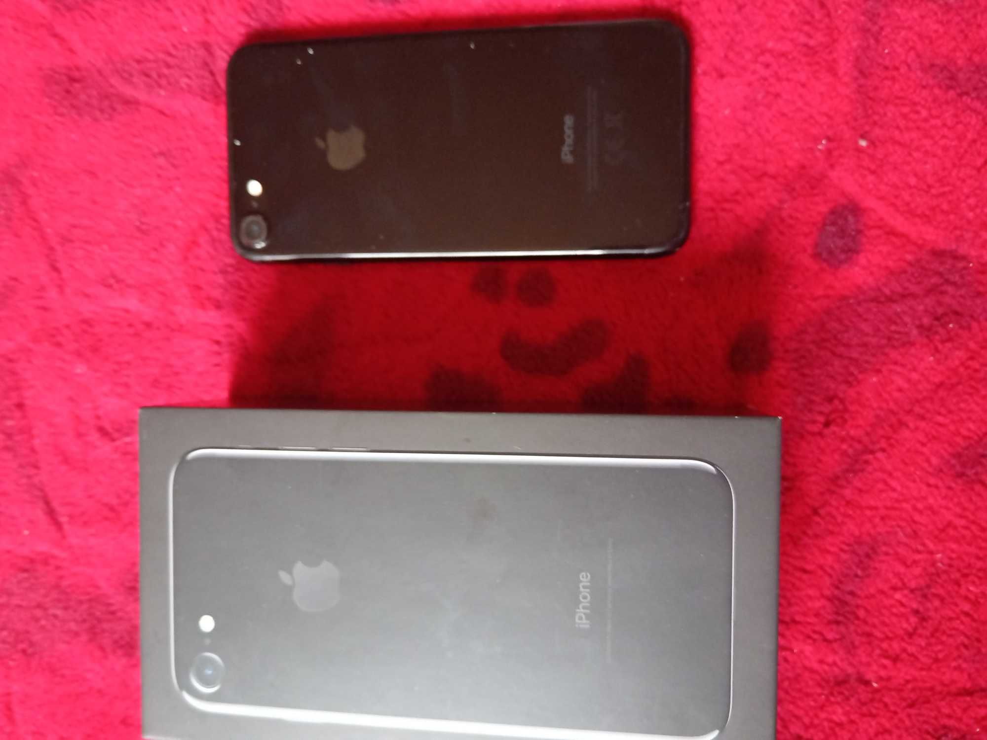 iPhone 7 продаю.