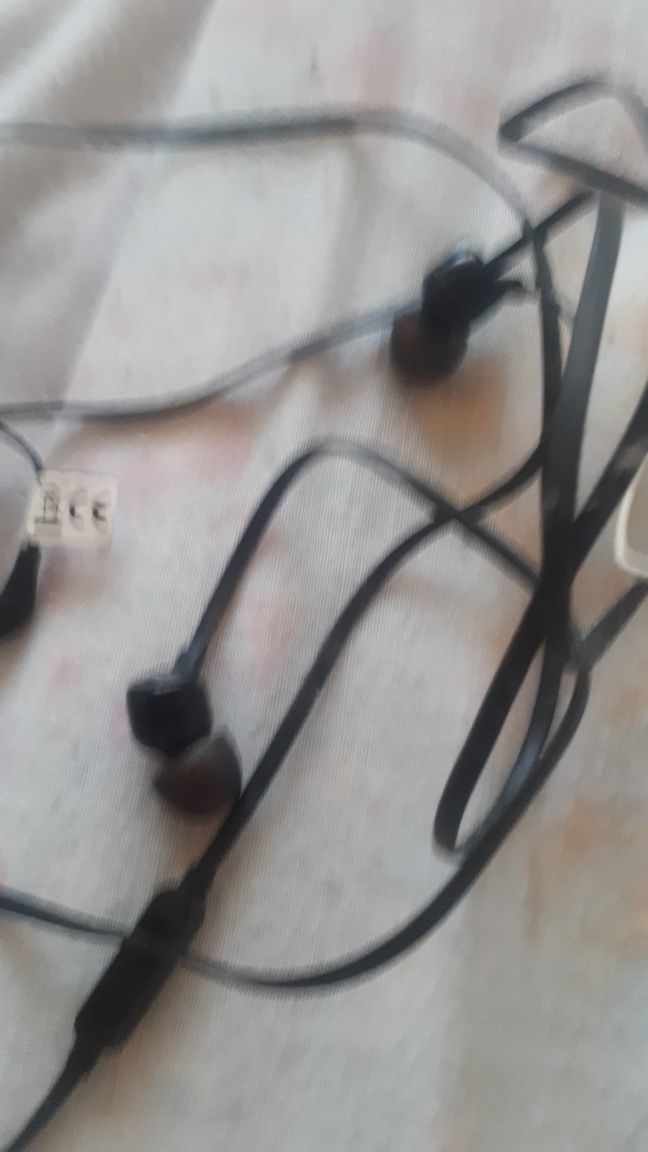 Продам чехлы на Айфон 11