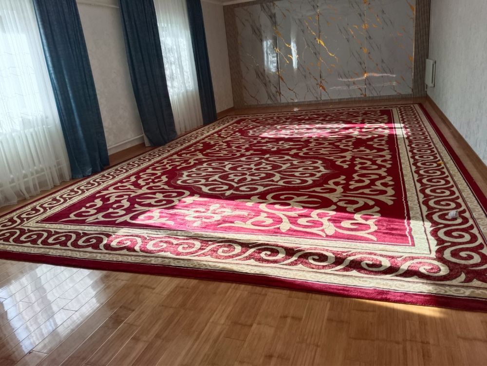 Кілем сатылады срочно тап таза