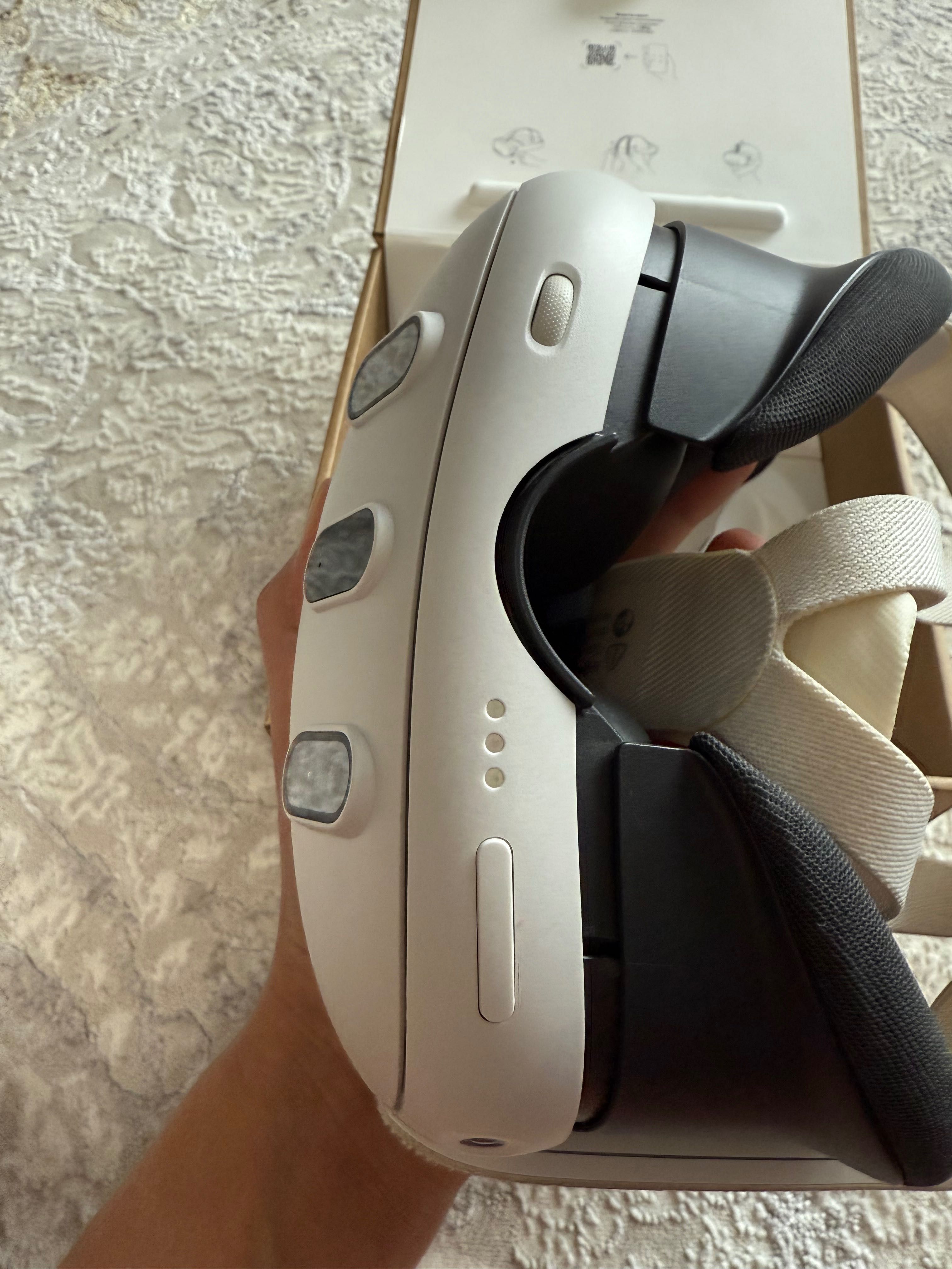 Продам Oculus Quest 3