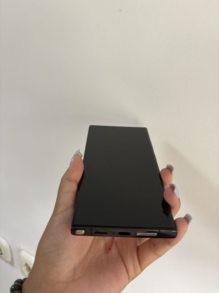 Samsung S23 Ultra 256 ГБ, белый, отличное состояние