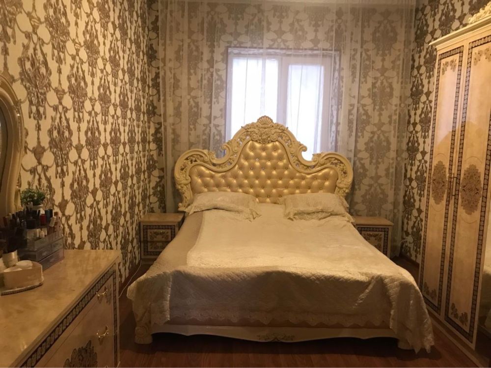 Чистый и ухоженный дом отличной планировки в самом центре.