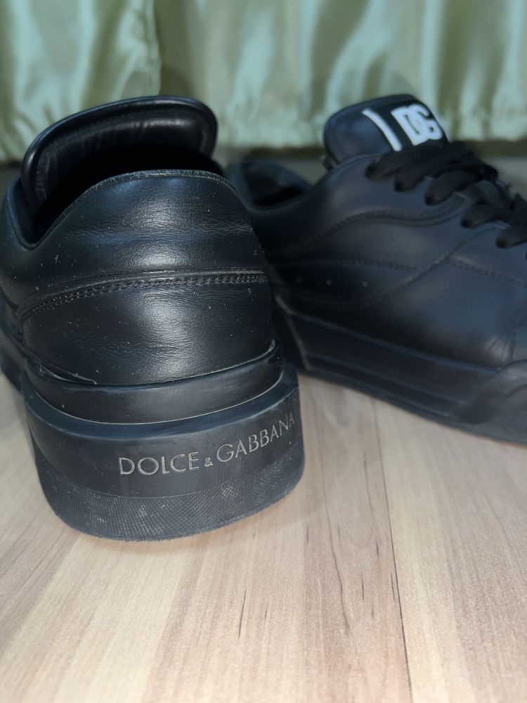 Кожаные кроссовки от D&G