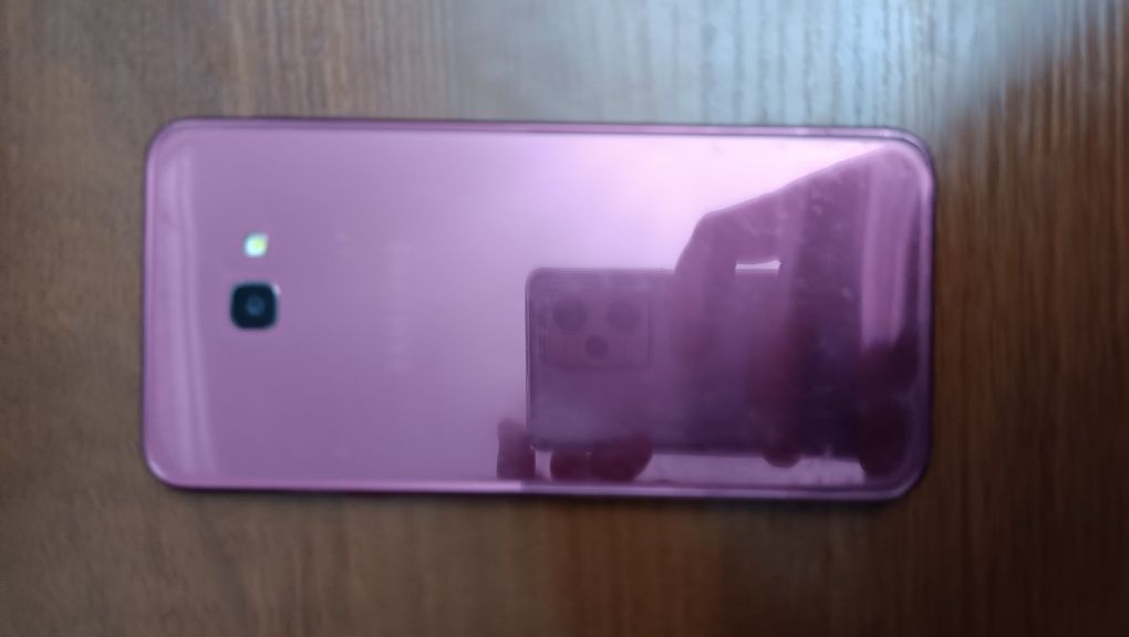Срочно продам Samsung J4+