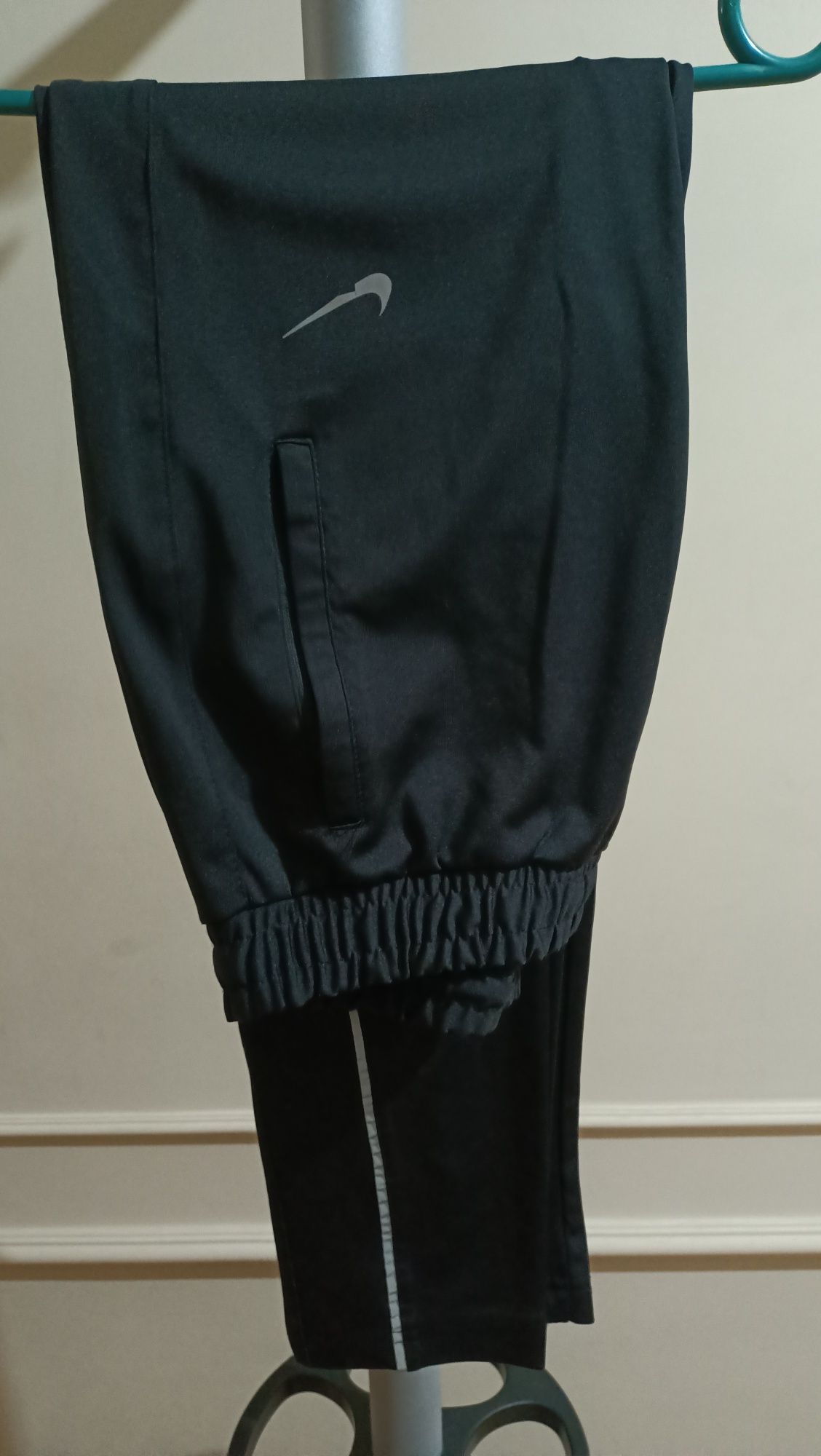 Спортивный костюм Nike. Новый.