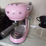 Smeg эспрессо машина розовая