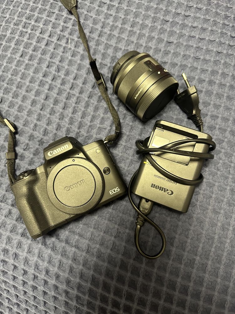 Продам фотоаппарат Canon EOS M50 Mark 2