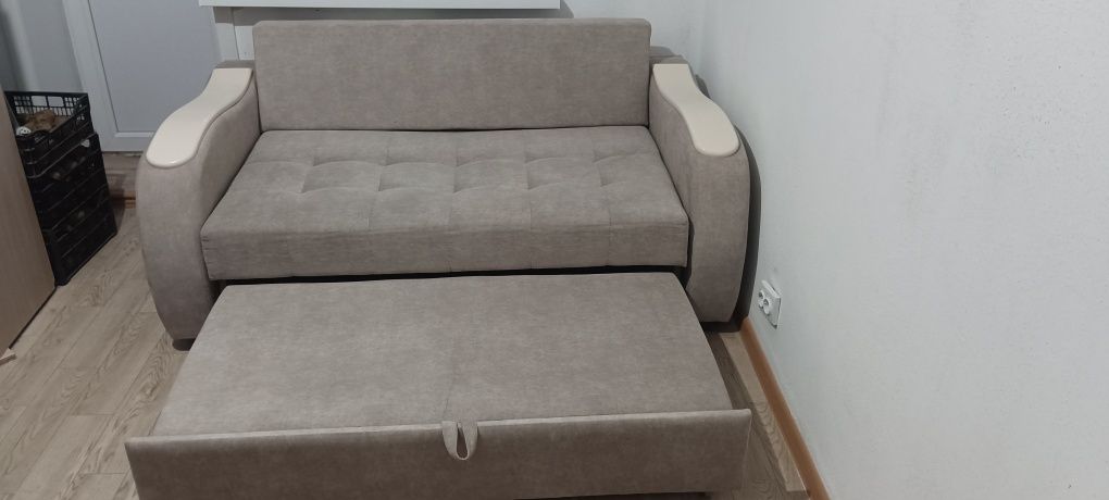 Продам диван б/у в состоянии нового