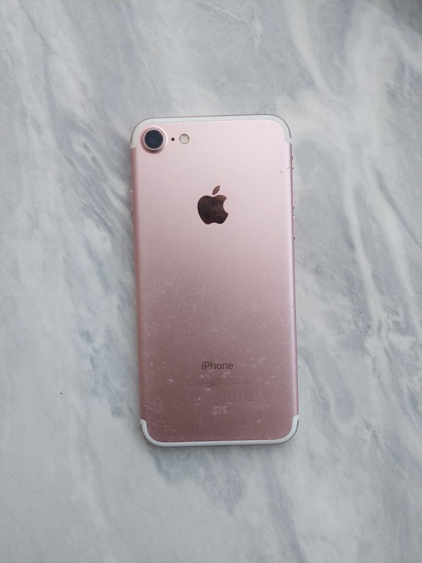 iPhone 7 • 128 ГБ • Батарея 100% • Отличное состояние