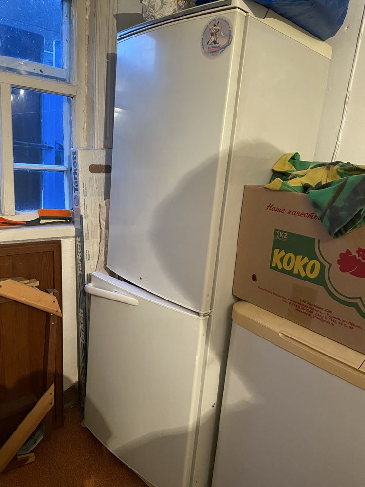 Продам холодильник на запчасти