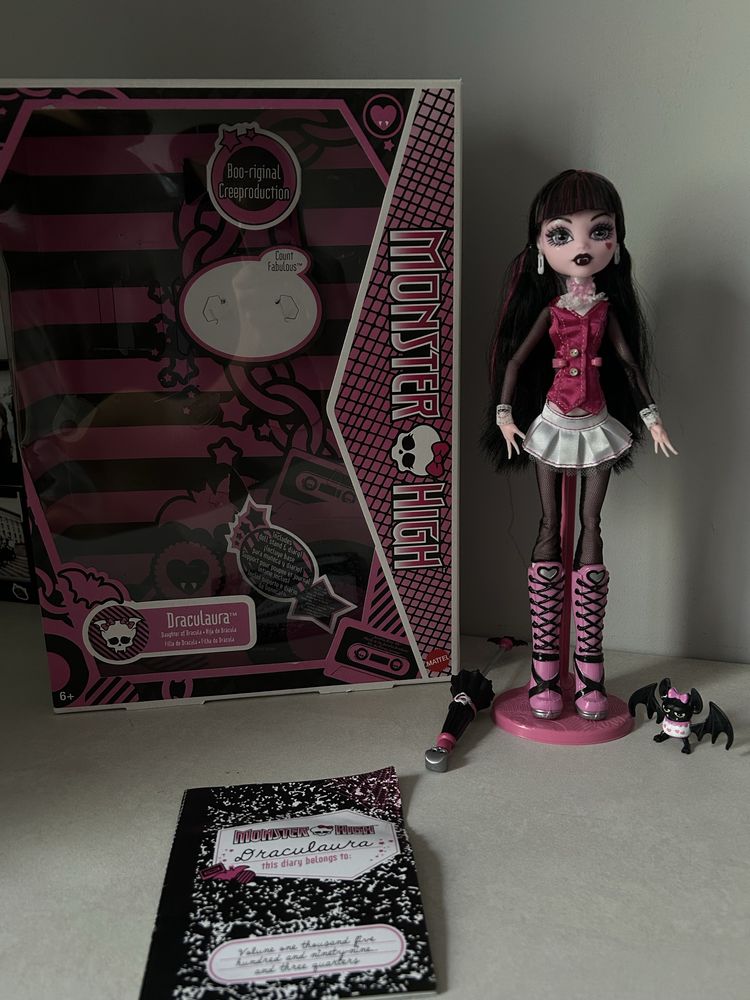 Оригинальная кукла Monster High -Draculaura
