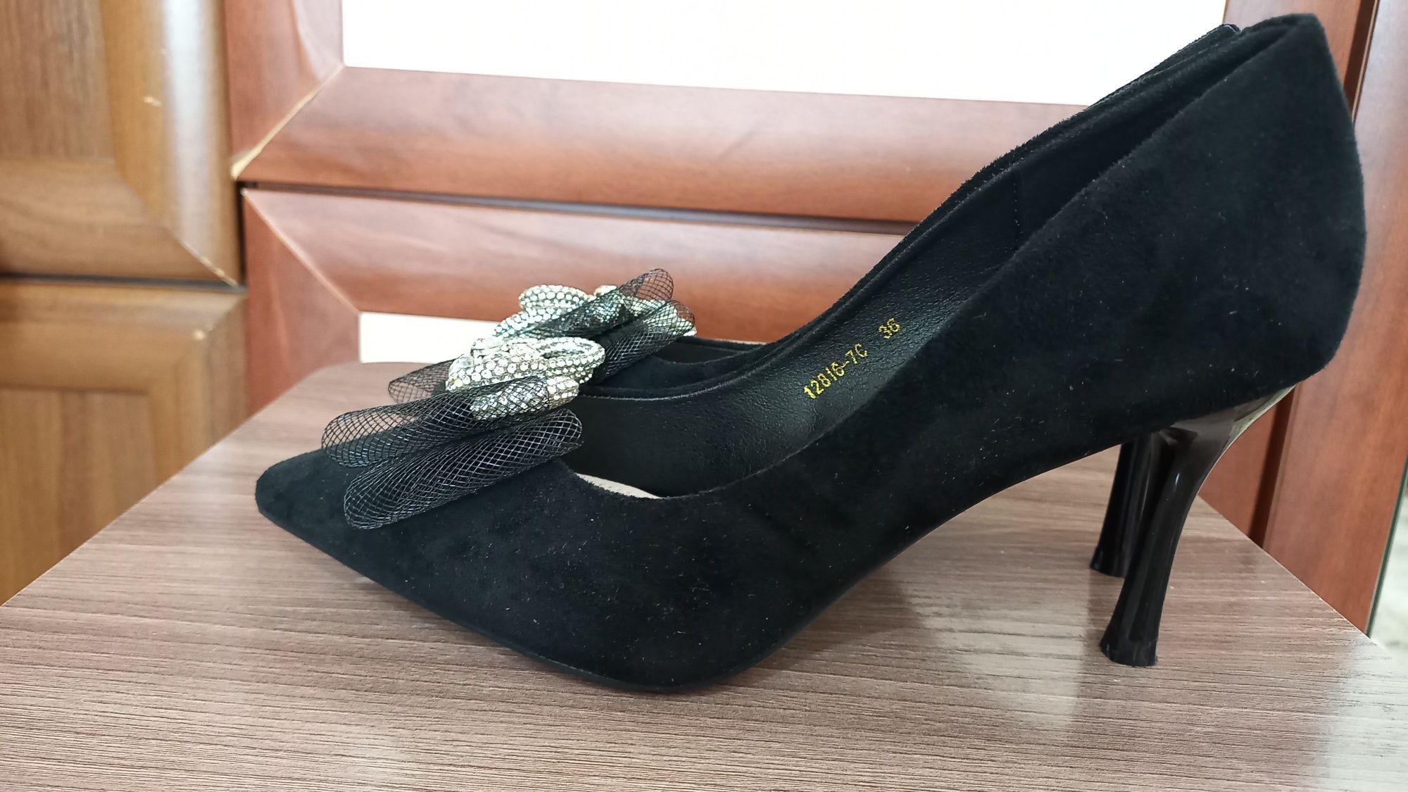 Продам туфли классика