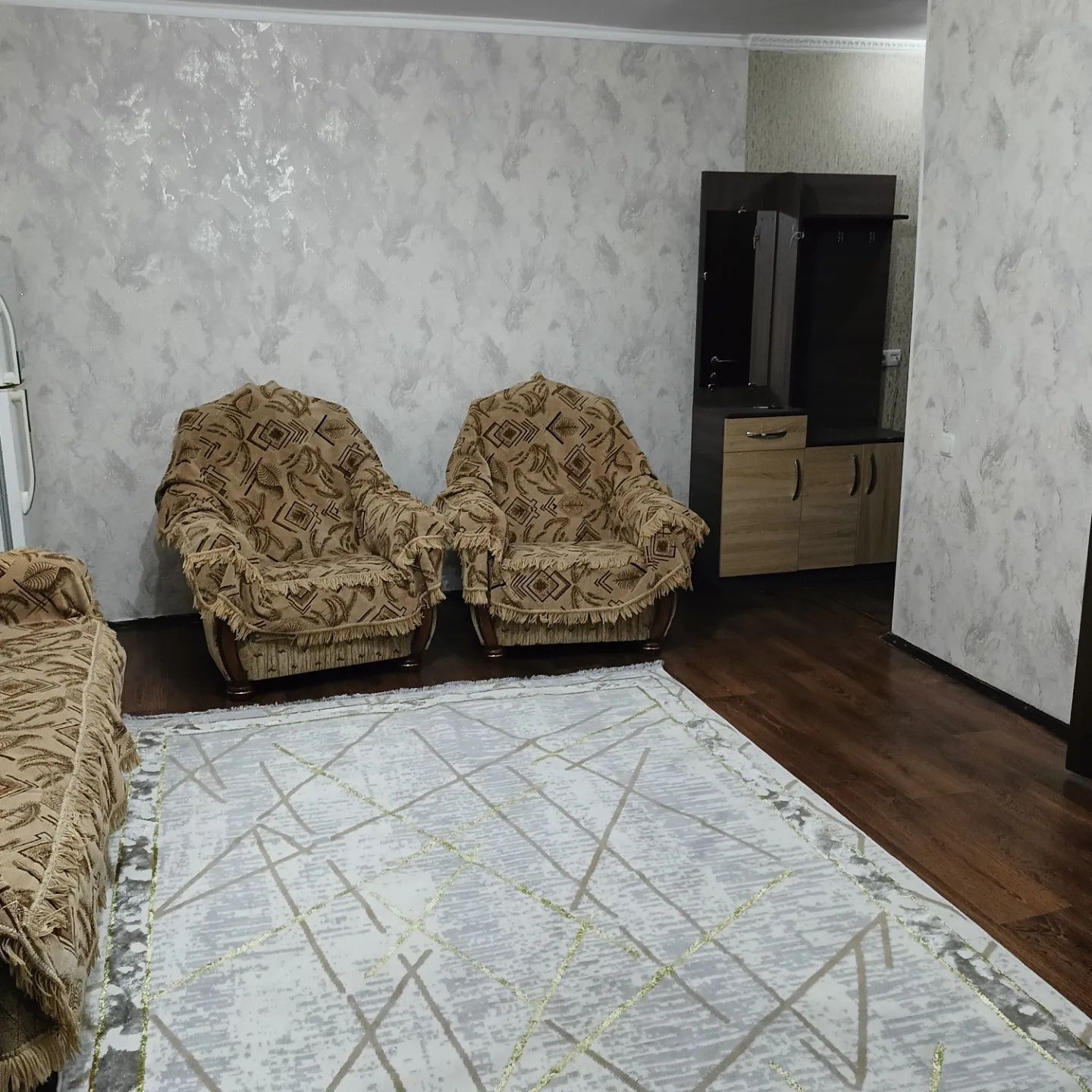 С кондиционером,для некурящих Абая-Бульварная