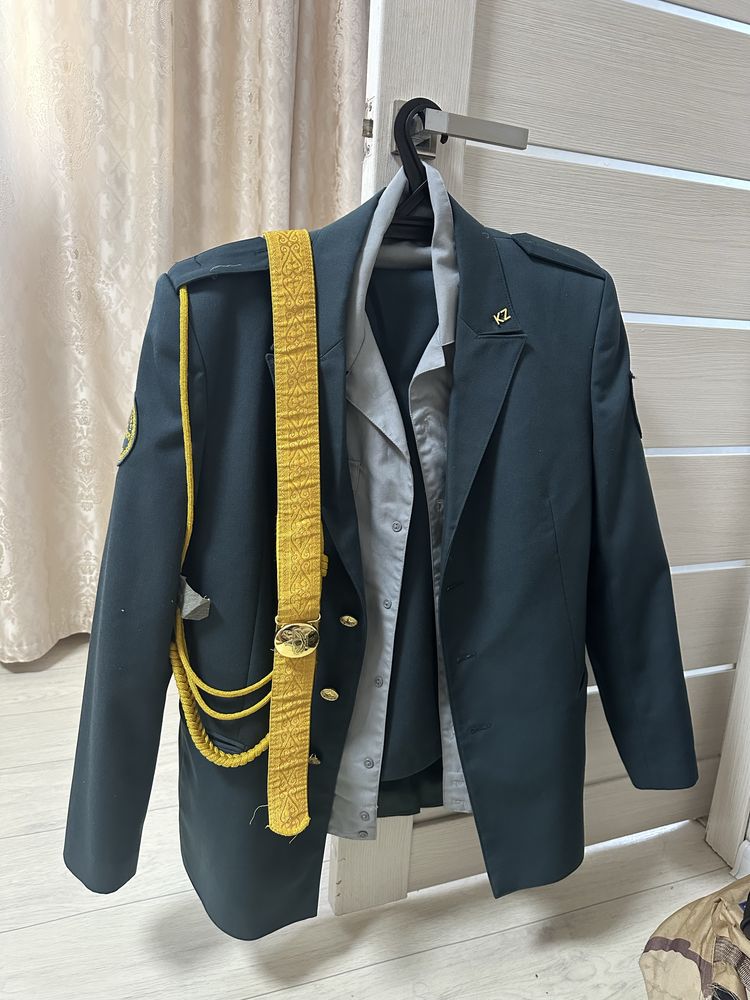 Продам парадную форму МО РК
