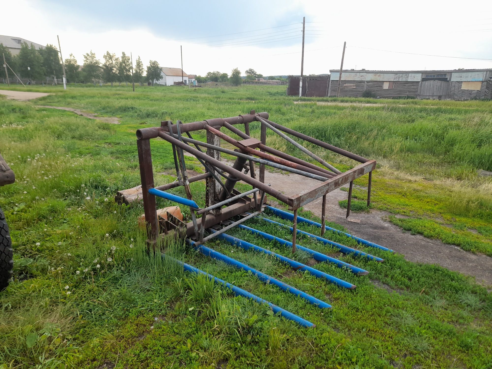 Продам. . Рулевое с дозатором. Резине 2 года