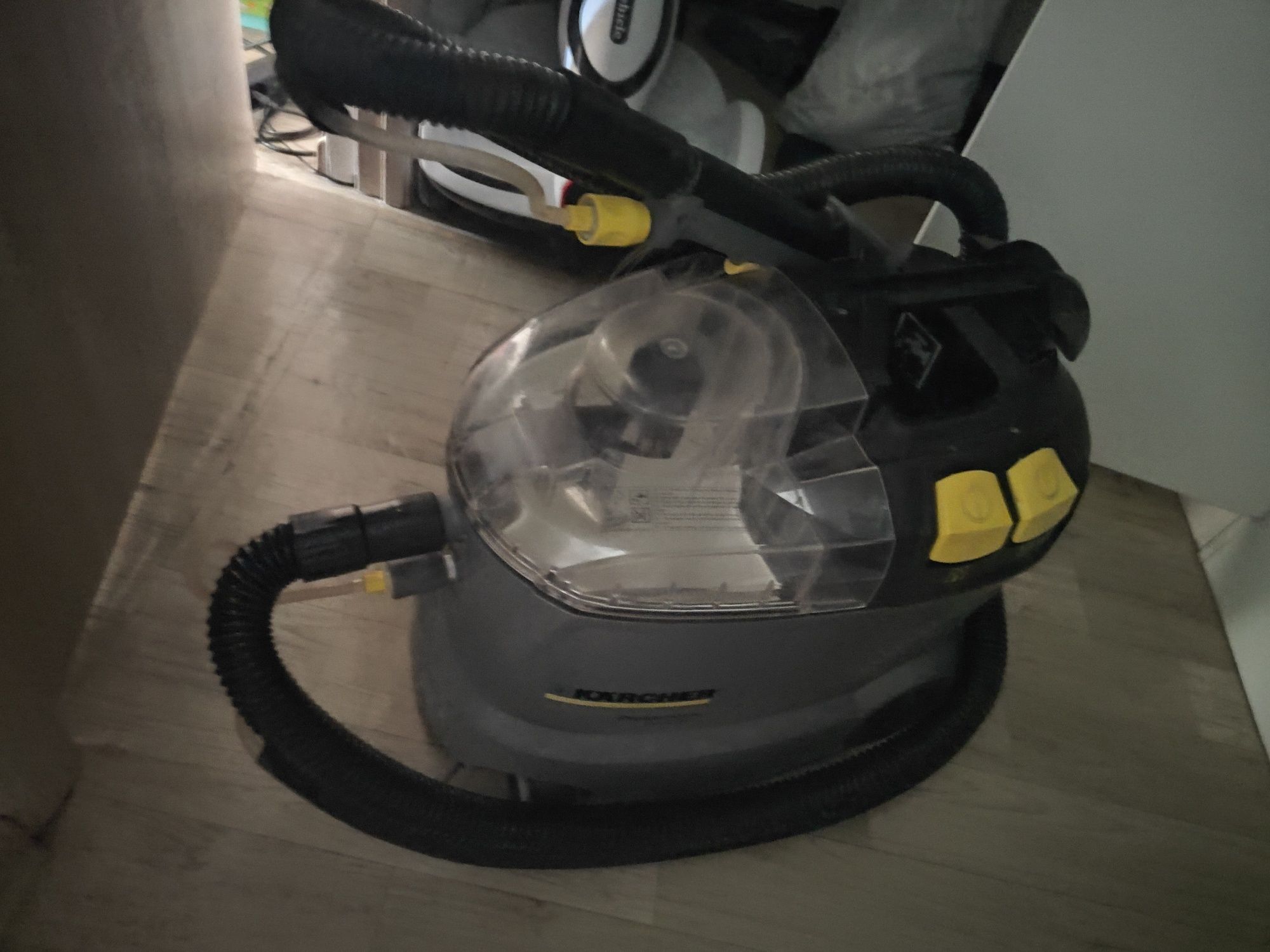 Karcher Puzzi 8/1
