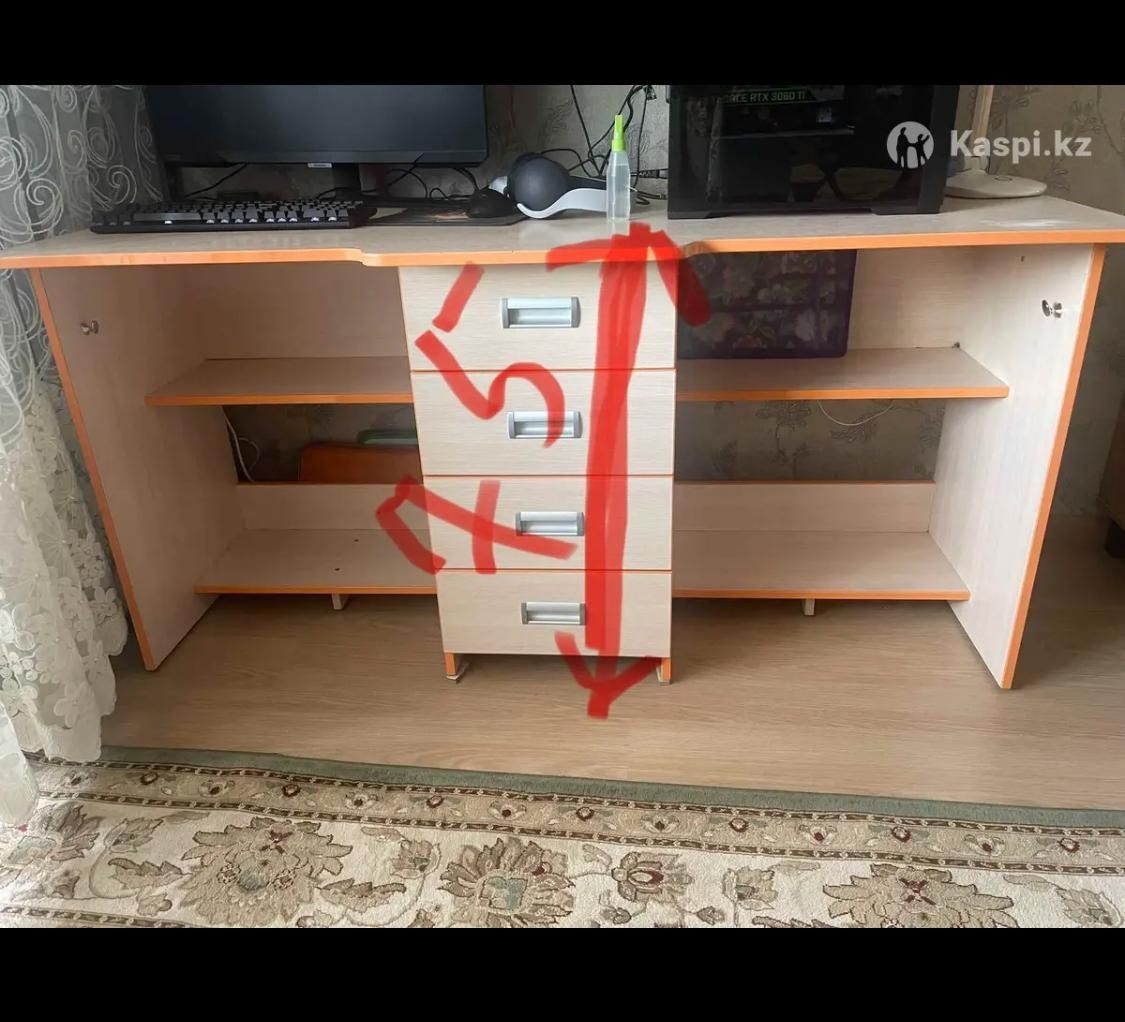 Детский стол и полки