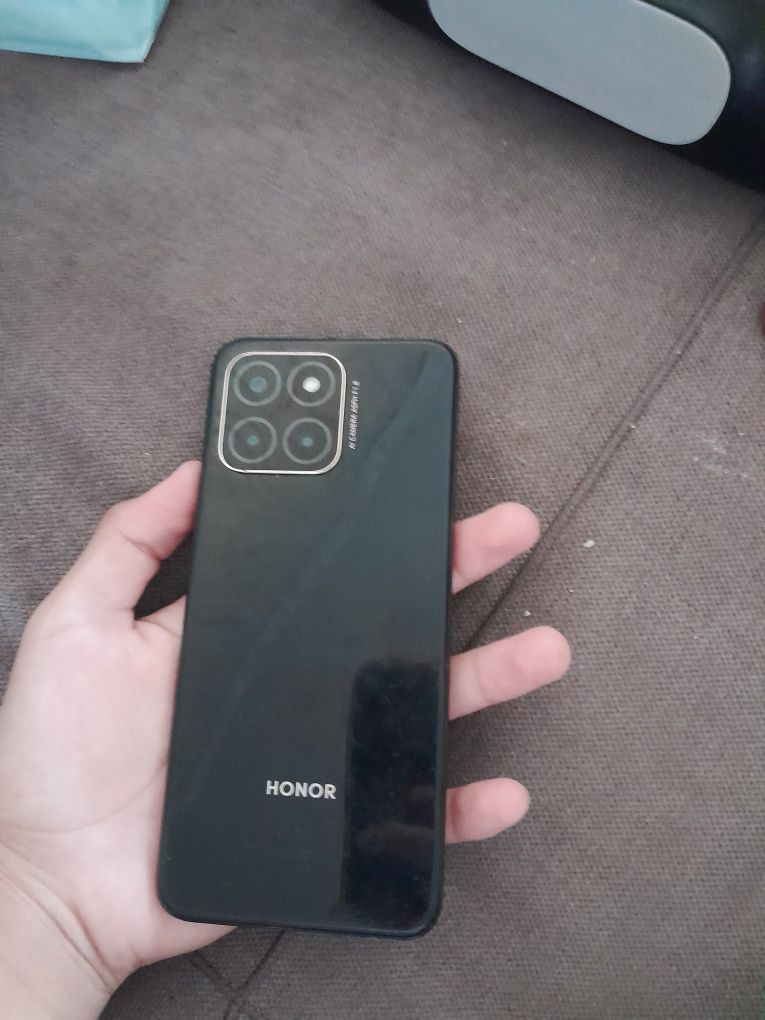 HONOR X6 64гб есть