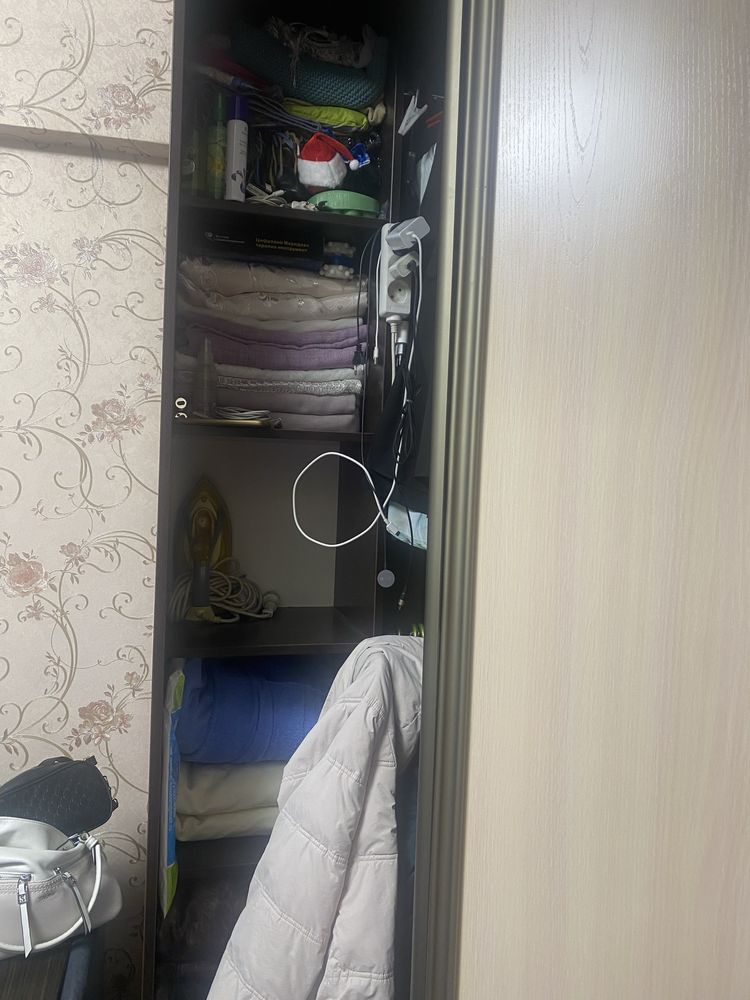 Угловой шкаф с подсветкой