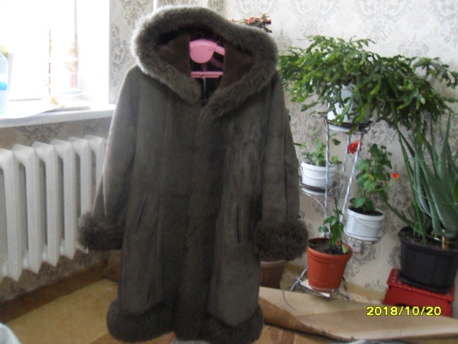 продам дубленку с мехом лама