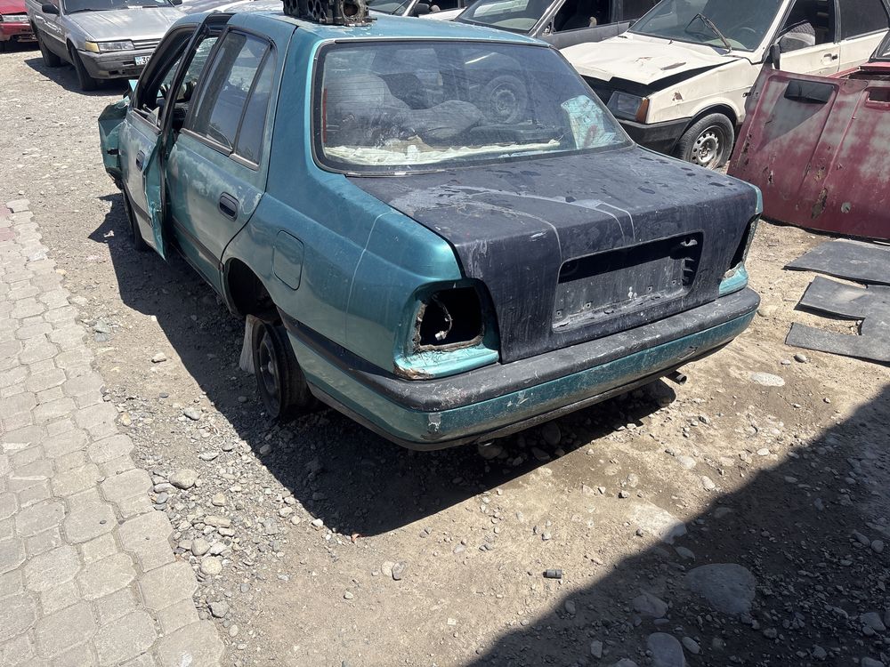 Продаю по запсастям Ниссан Санни