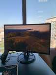 Изогнутый монитор SAMSUNG C24F390FHI