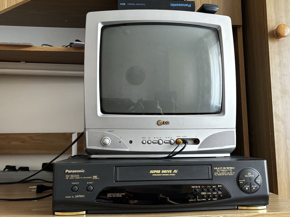 Продам записывающий видеомагнитофон Panasonic в отл.техническом состоя