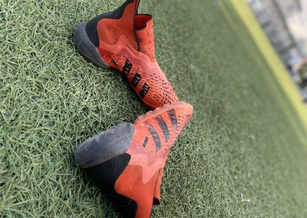 Сороконожки Adidas Predator красные без обмена