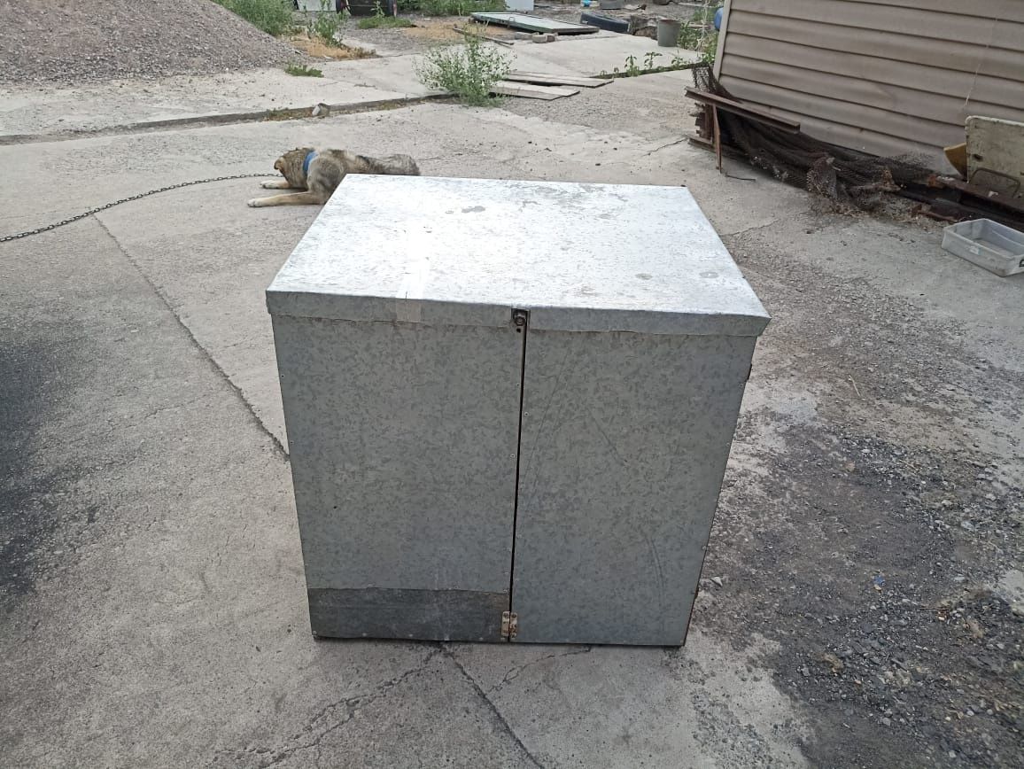 Срочно продам сервант, стулья, тумбочку, стол, кровати, сушилку
