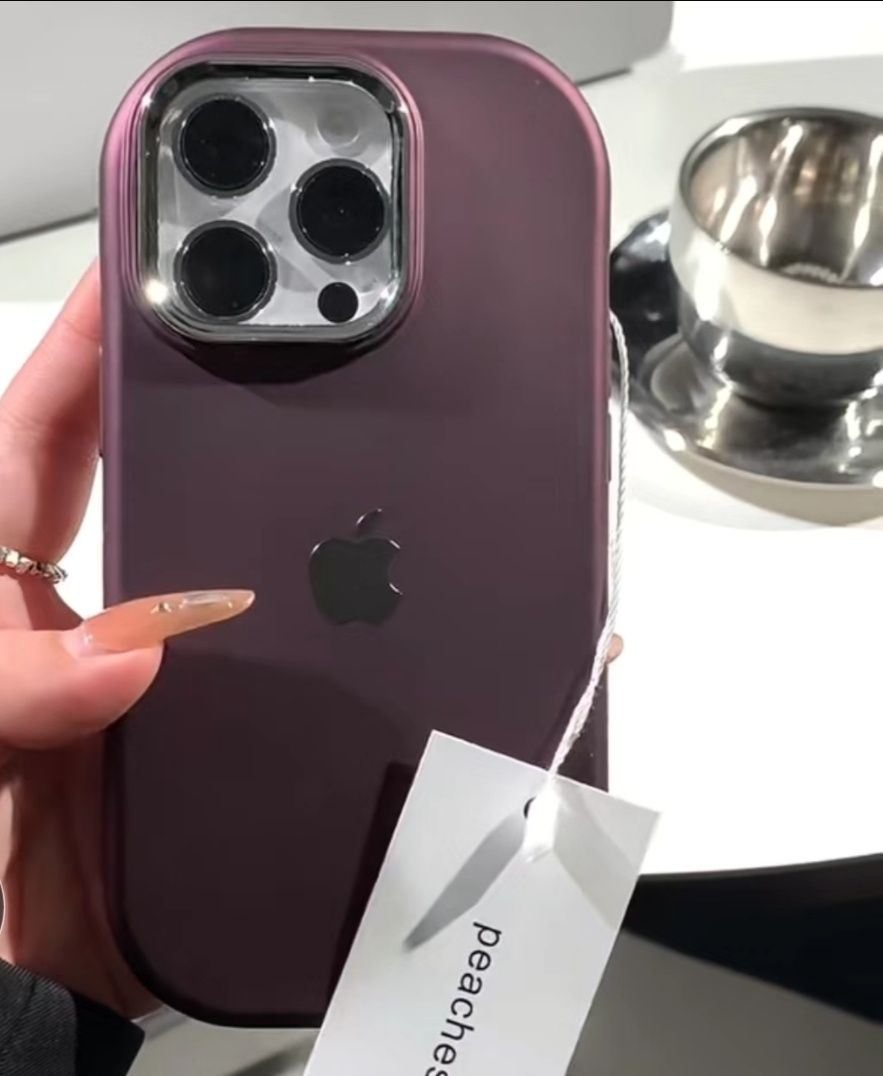 Чехлы на  iPhone 15 pro