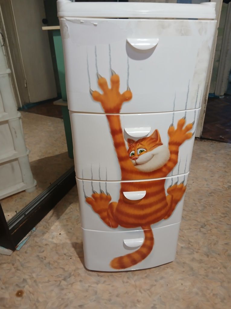 Продаю пластмасса корзину