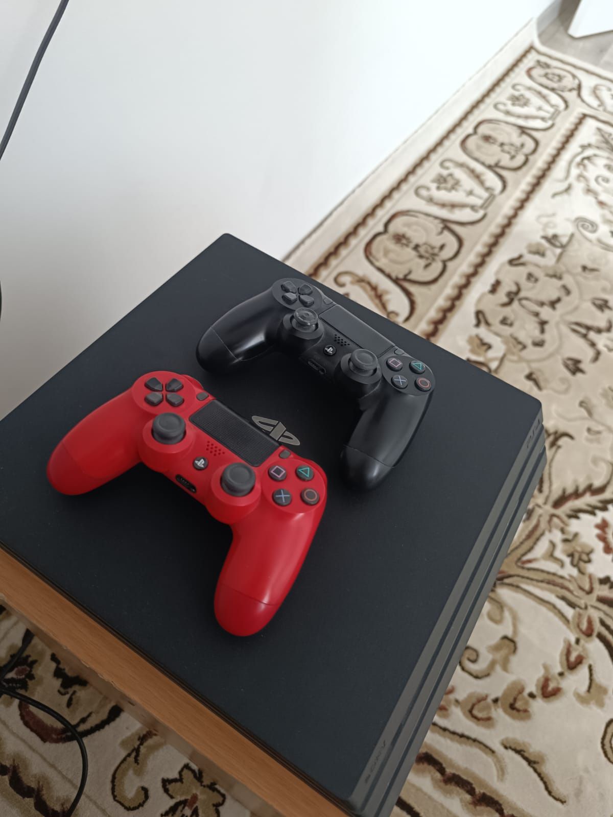 Ps4 pro 1тб продам