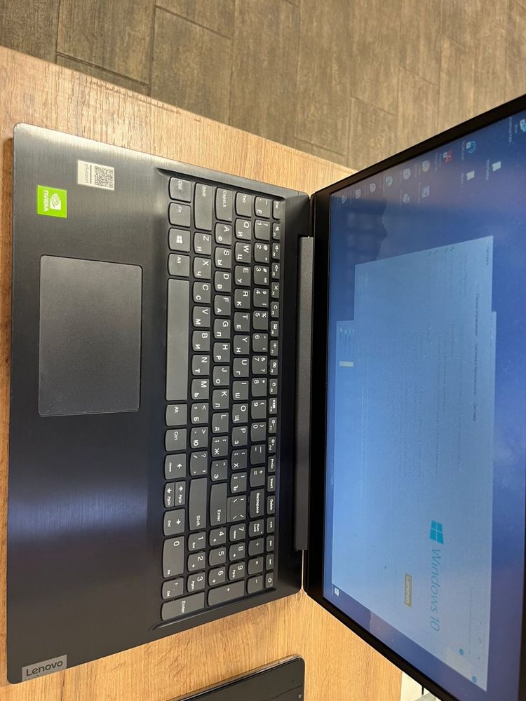 Продам                          ноутбук                   Lenovо