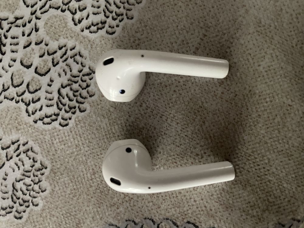 Наушники airpods 1 поколения. Без кейса