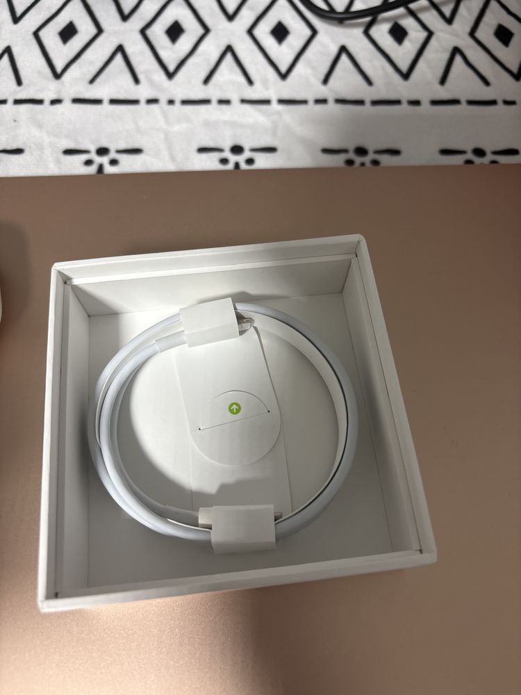 Продам Airpods 3
