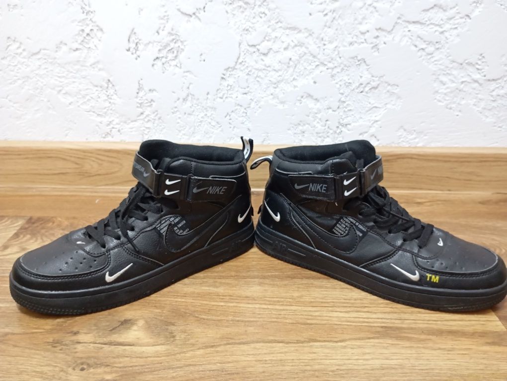 Зимние/осенние кросовки Nike air Jordan