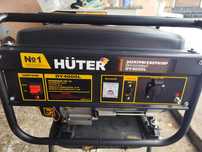 Продам генератор Huter почти новый.