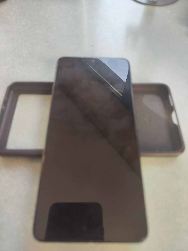 Poco X6 Pro 24/512гб в комплекте только зарядка  телефон  мои 100%