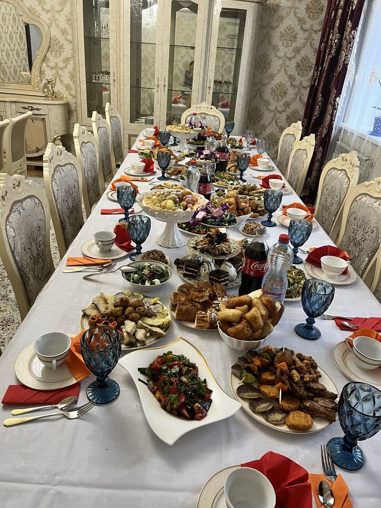 Сервант и зеркало с комодой