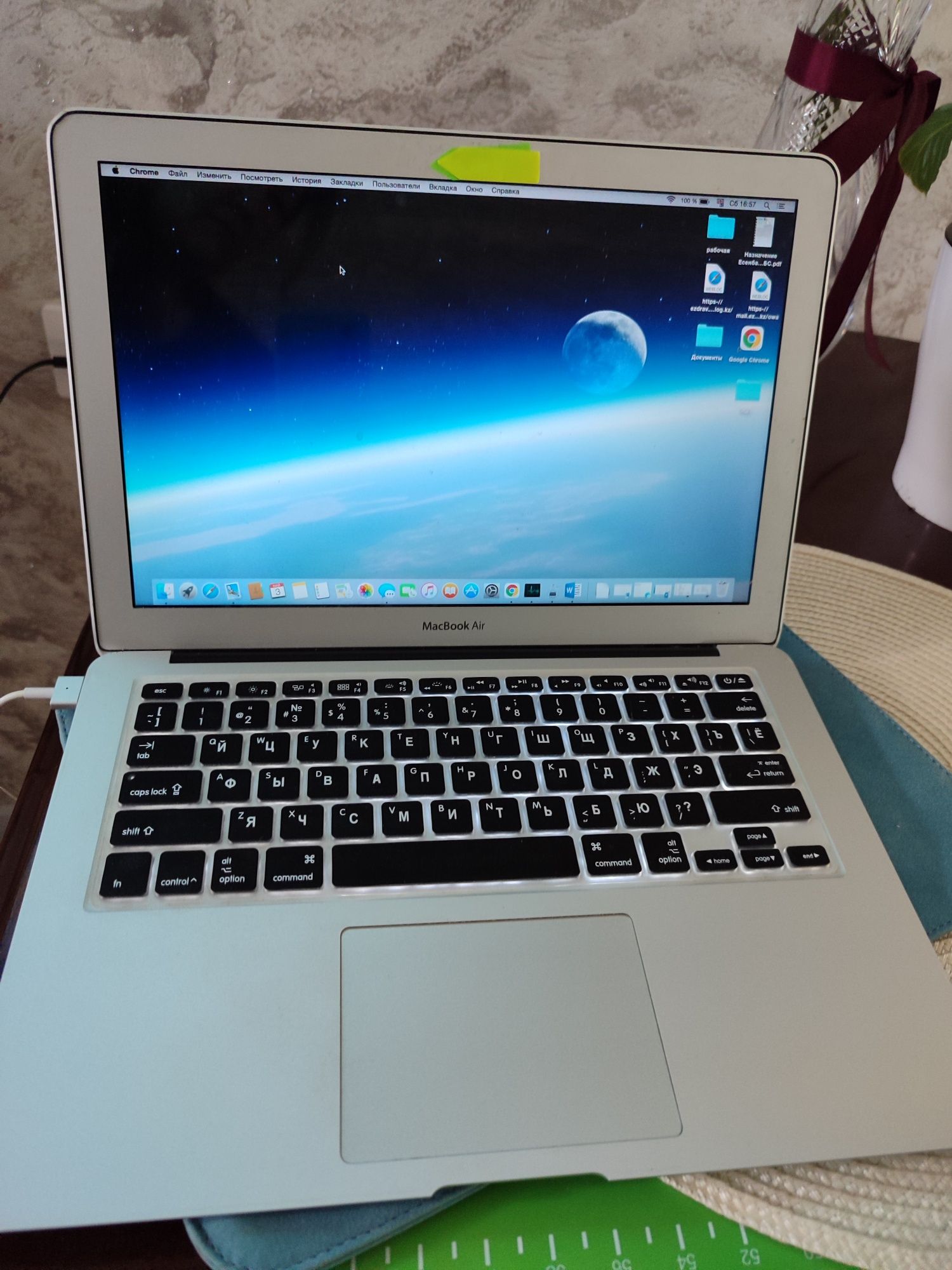 MacBook Air 13, в хорошем состоянии