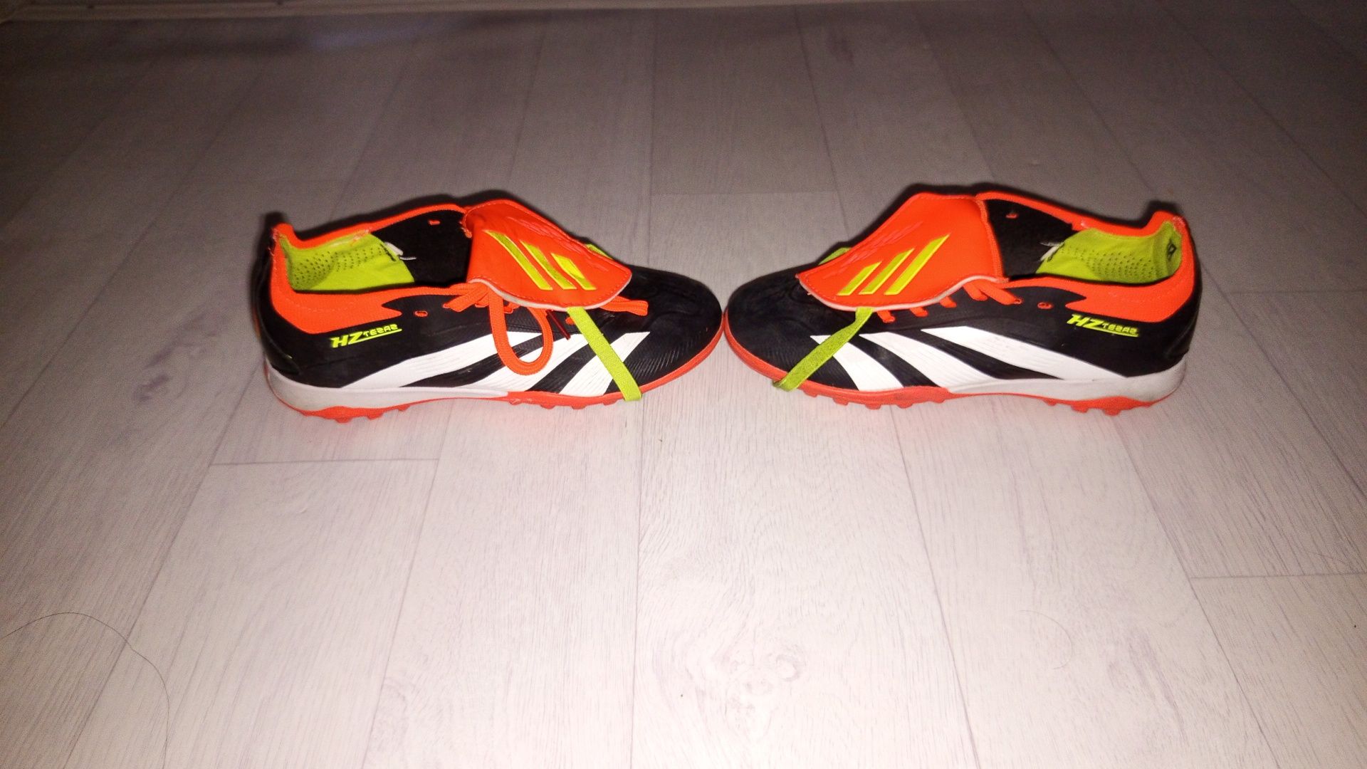 Продам сороконожки adidass predator elite