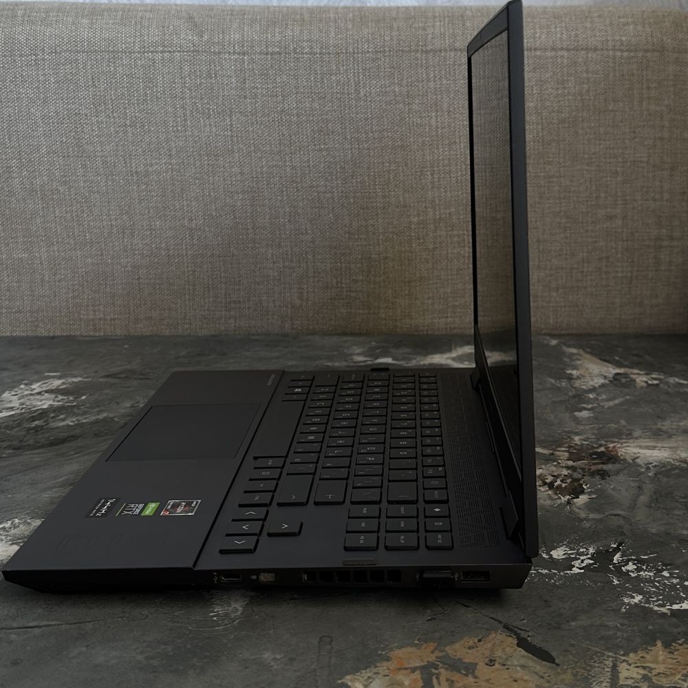 Ноутбук HP OMEN 15-en1003ur