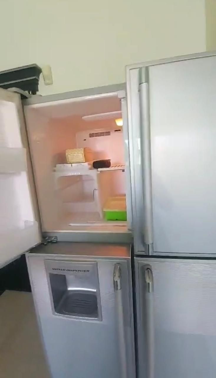 Холодильник двухкамерный HITACHI